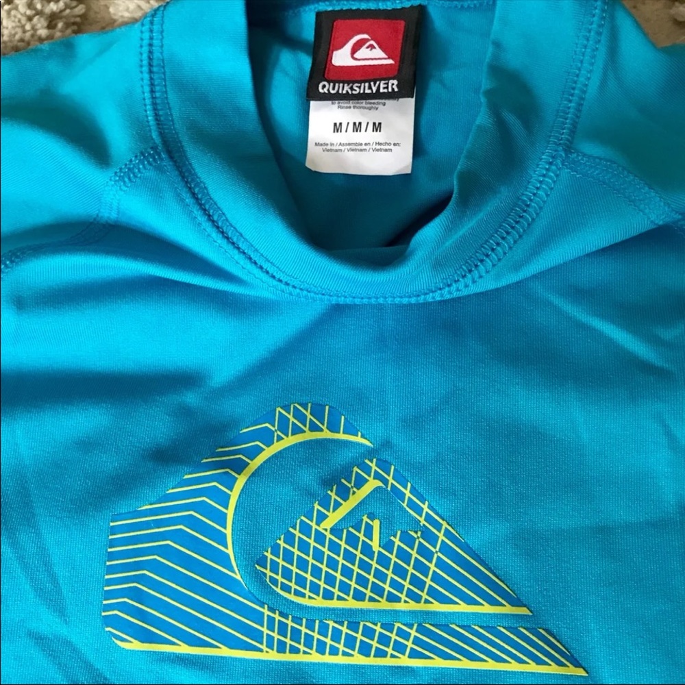 Boys Rashguard🌊 - Picture 3 of 5
